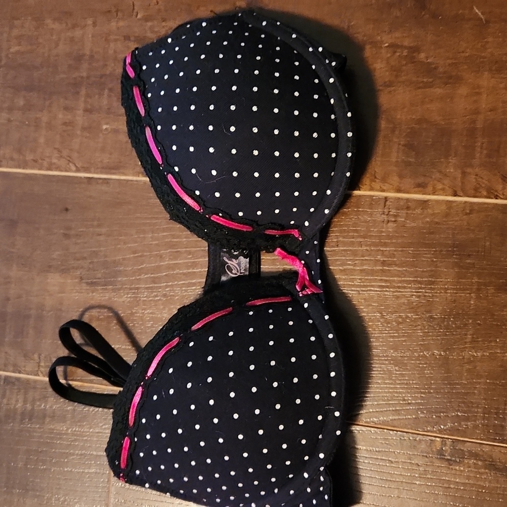 Bras - Picture 7 of 10